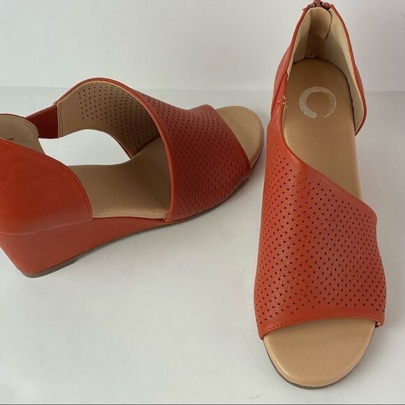 Journee Collection - Women's Aretha Wedge - Picture 12 of 16